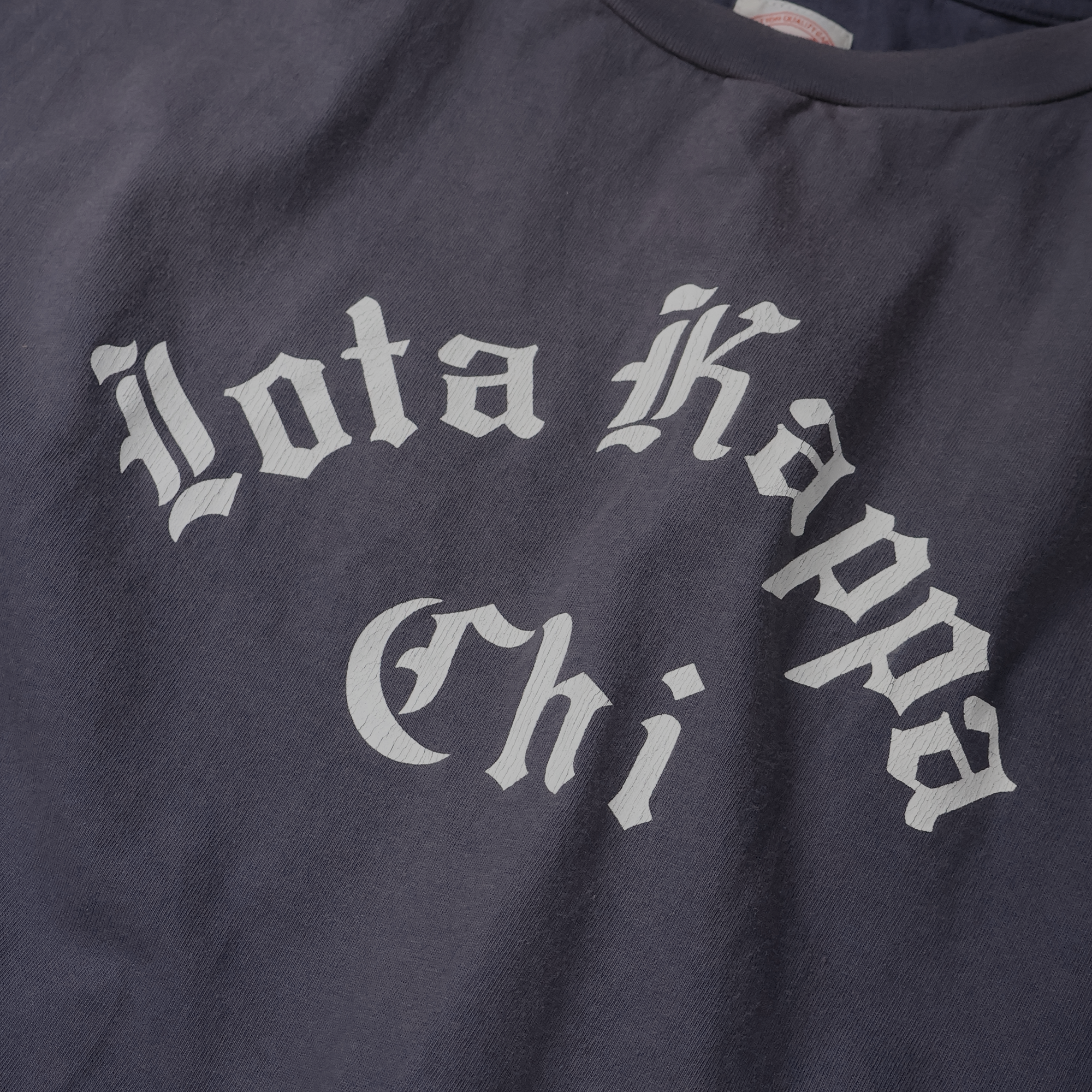 【2027SS】5507-3　Print T Iota Kappa Chi