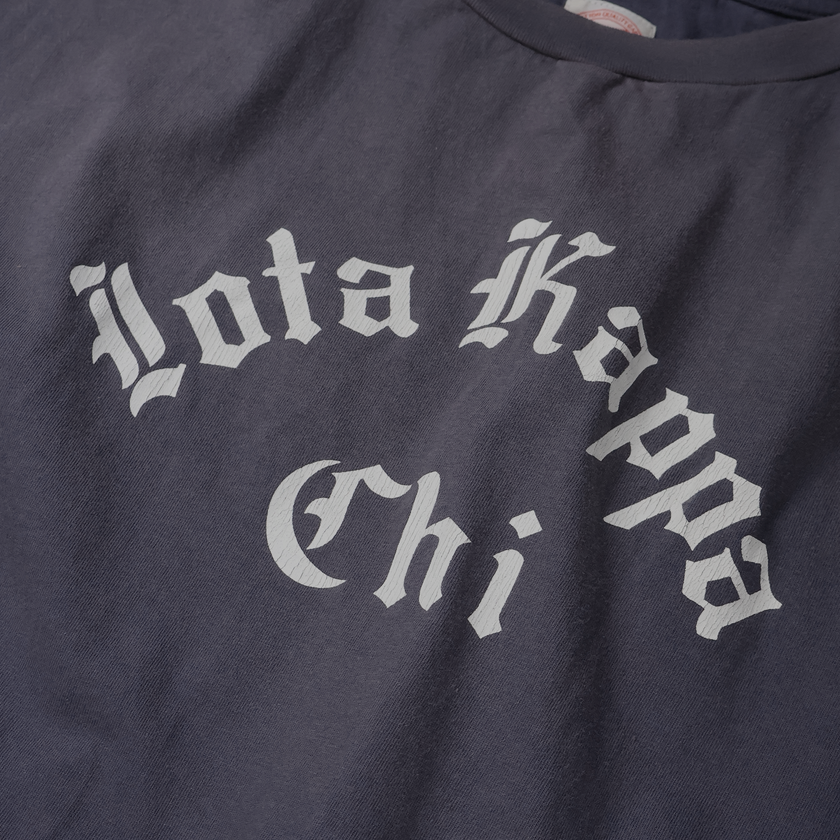 【2027SS】5507-3　Print T Iota Kappa Chi